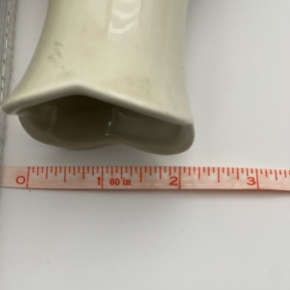 White Vase with Green Clover Design - Picture 4 of 5